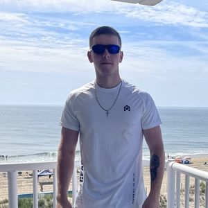 Meet your Posher, Logan